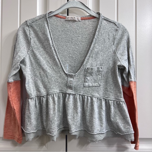 We The Free Womens Cotton Crop Top V-Neck Peplum in Gray/Peach, Size XS - Picture 2 of 8